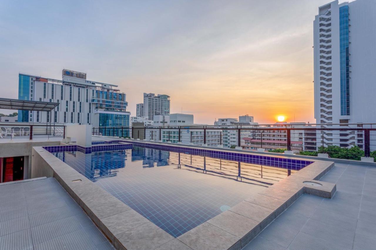 Citismart Luxury Apartments Pattaya Bagian luar foto